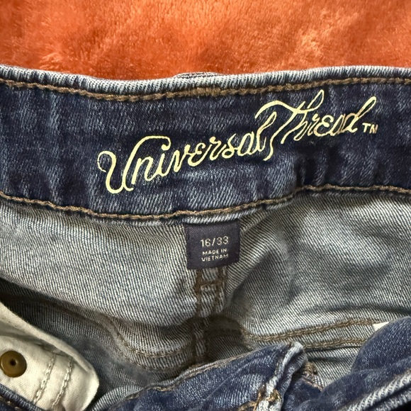 Universal Thread “midi” shorts - Picture 3 of 3